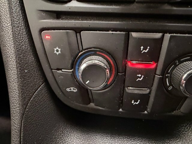 Vauxhall Meriva Tech Line White #51