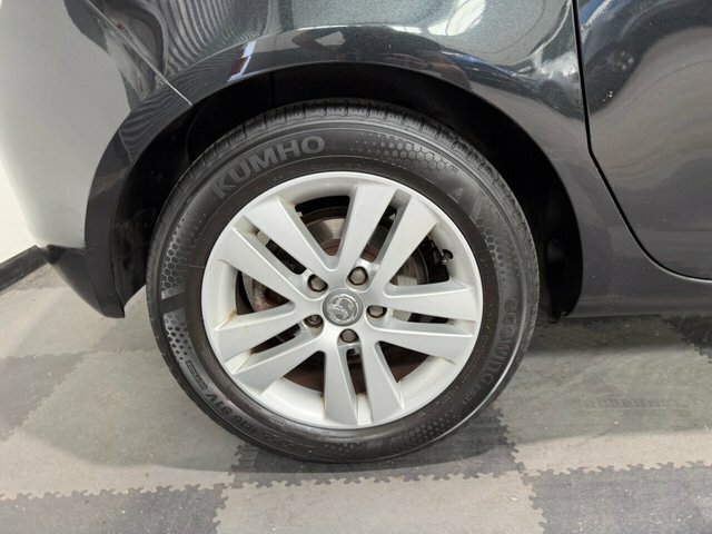 Vauxhall Meriva Tech Line White #8