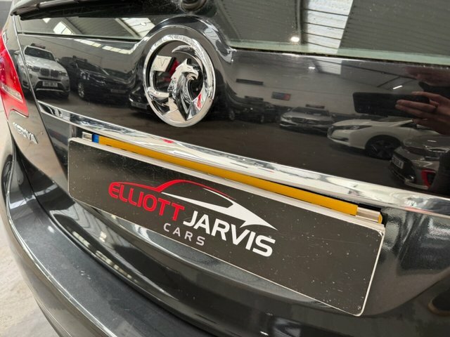 Vauxhall Meriva Tech Line White #54