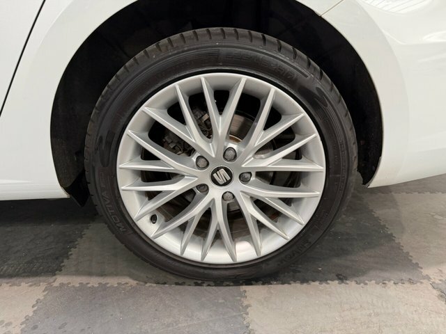 Seat Leon 2.0 Tdi Se Dynamic Estate Dsg Euro 6 S YW69AVE White #5