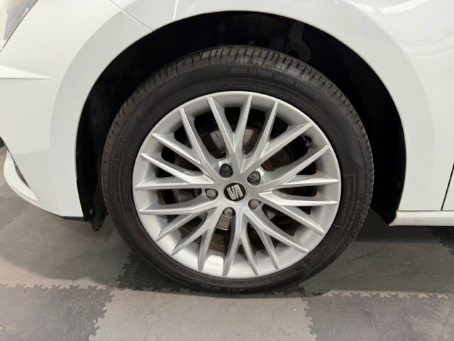 Seat Leon 2.0 Tdi Se Dynamic Estate Dsg Euro 6 S YW69AVE White #6