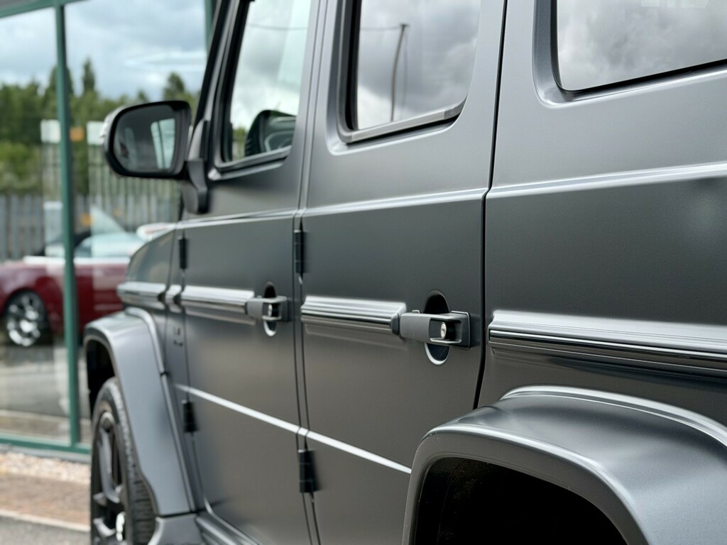 Mercedes-Benz G Class 4.0L 4.0 V8 Biturbo Amg Carbon Edition Suv Pet Black #26