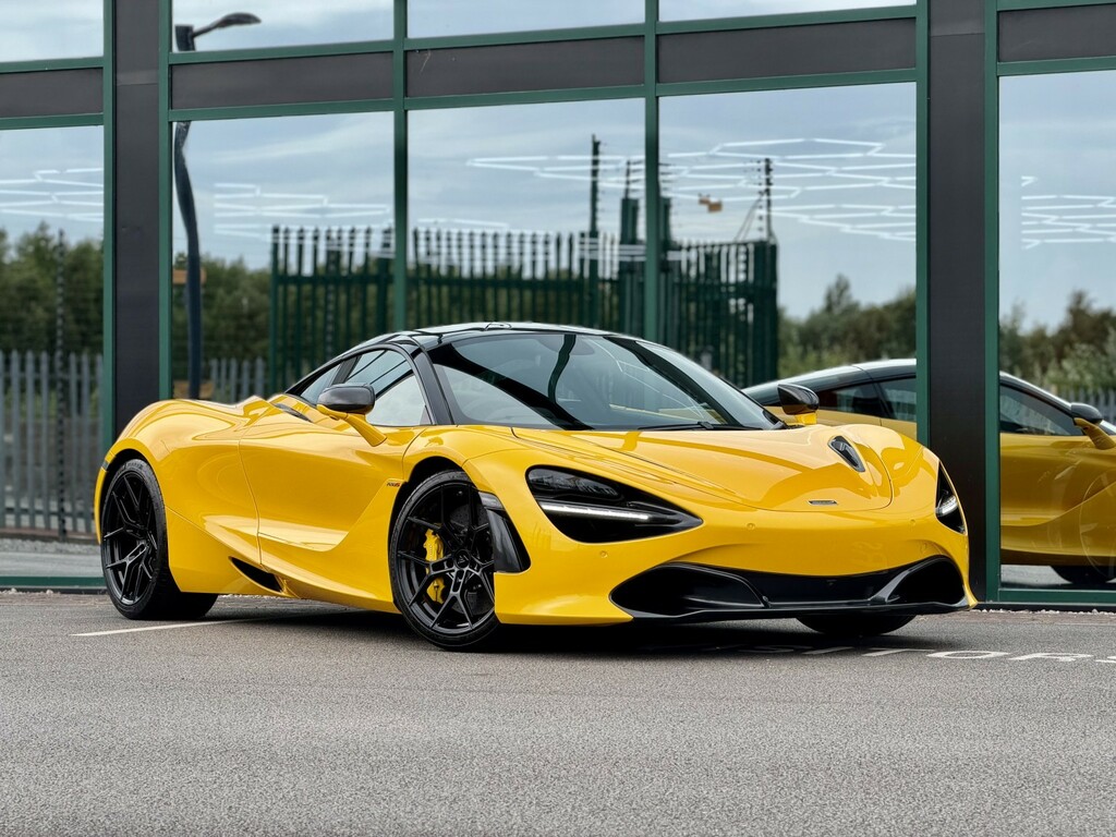 McLaren 720S Performance Black #8