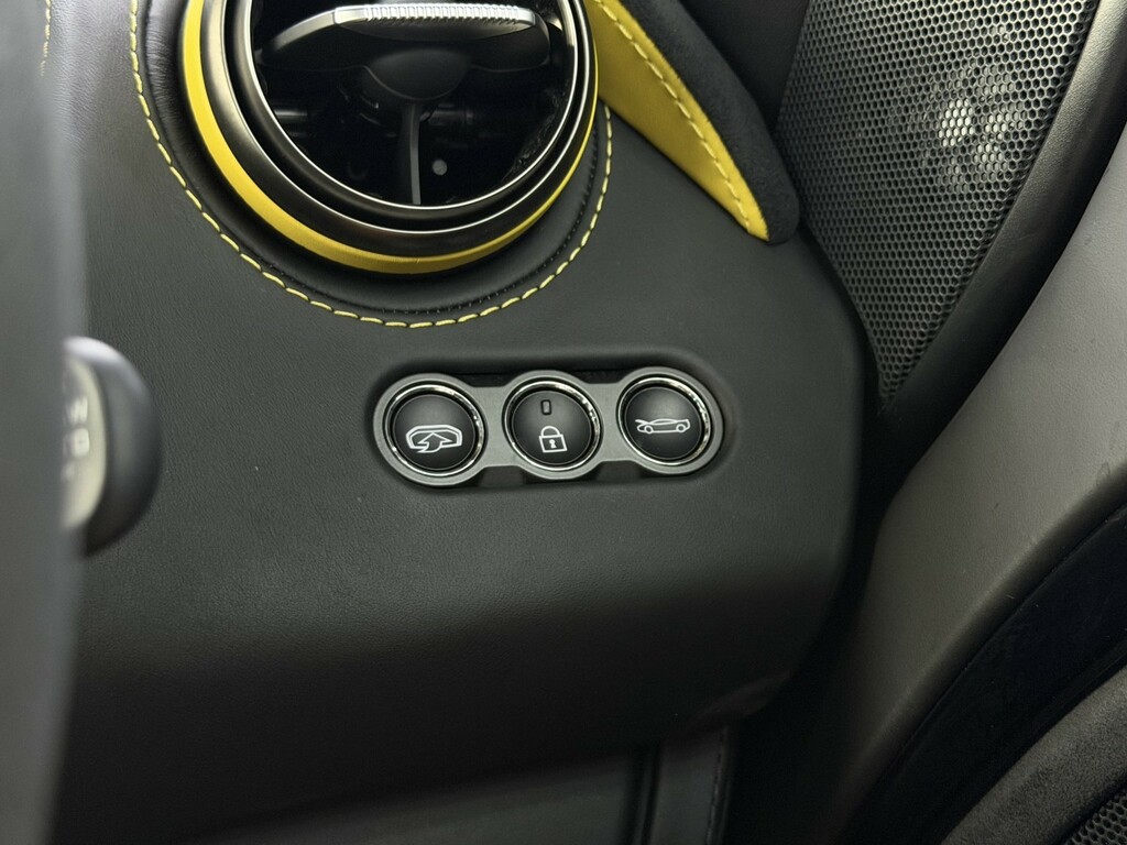 McLaren 720S Performance Black #59