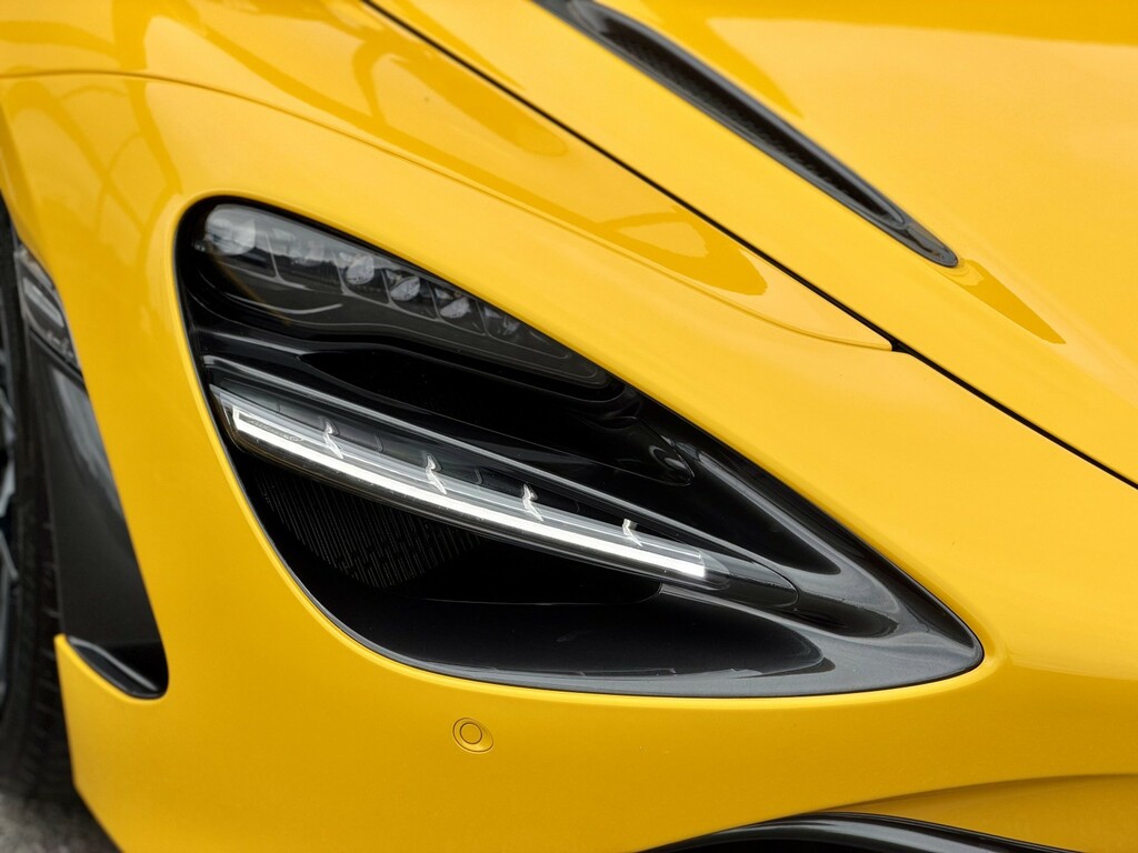 McLaren 720S Performance Black #15
