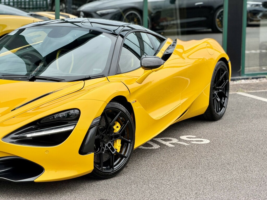 McLaren 720S Performance Black #18