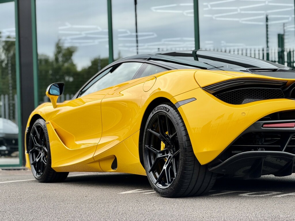 McLaren 720S Performance Black #27