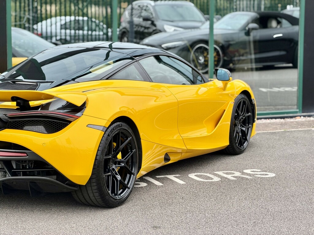 McLaren 720S Performance Black #34