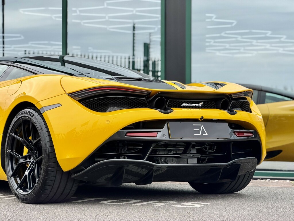 McLaren 720S Performance Black #28