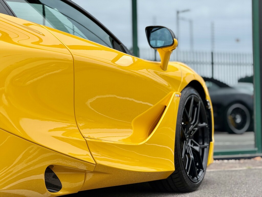 McLaren 720S Performance Black #38