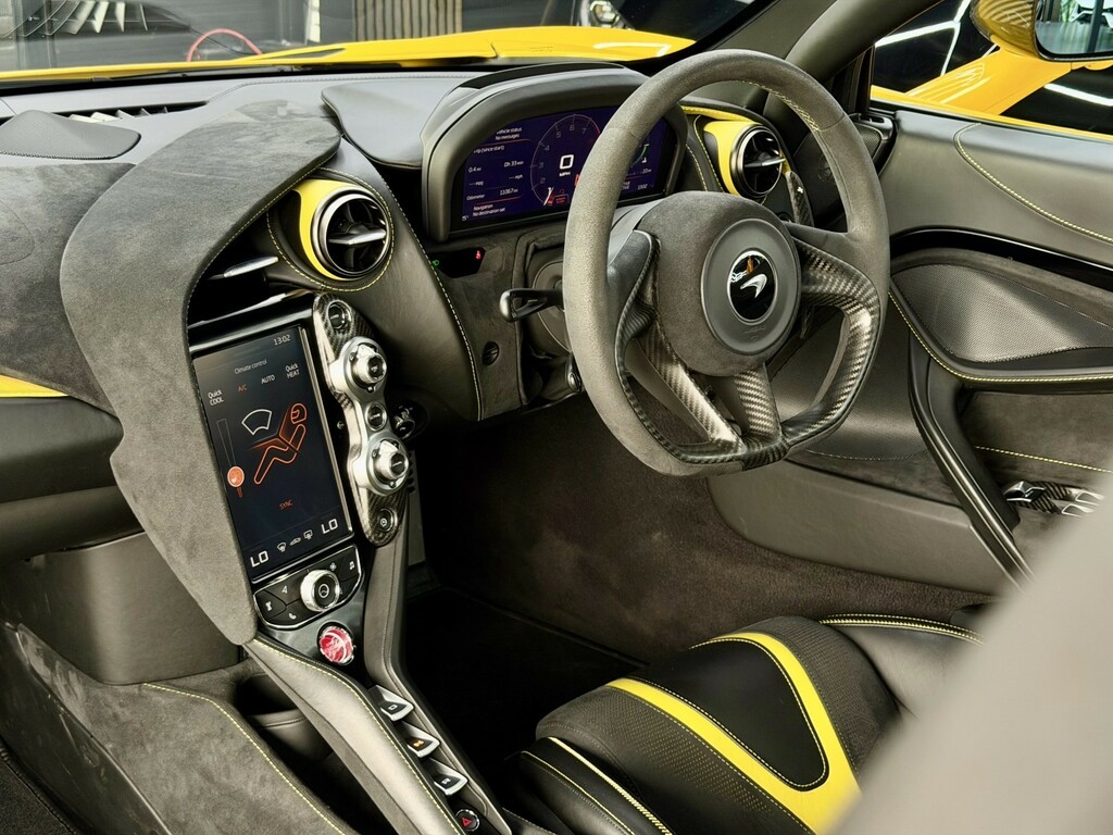 McLaren 720S Performance Black #47