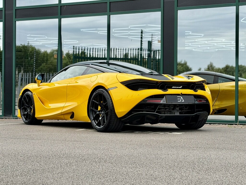 McLaren 720S Performance Black #24