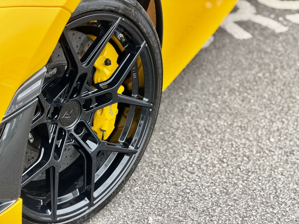 McLaren 720S Performance Black #22