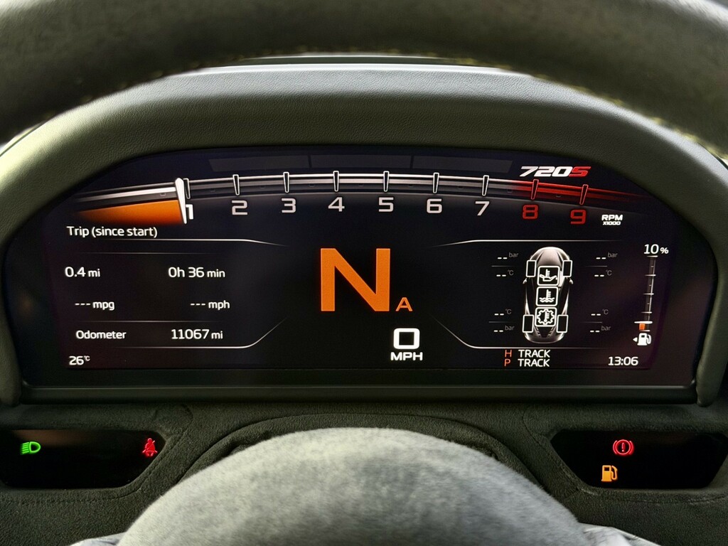 McLaren 720S Performance Black #60
