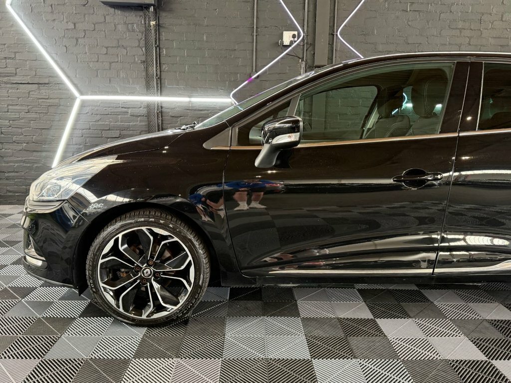 Renault Clio 0.9L Iconic HK19MTF Black