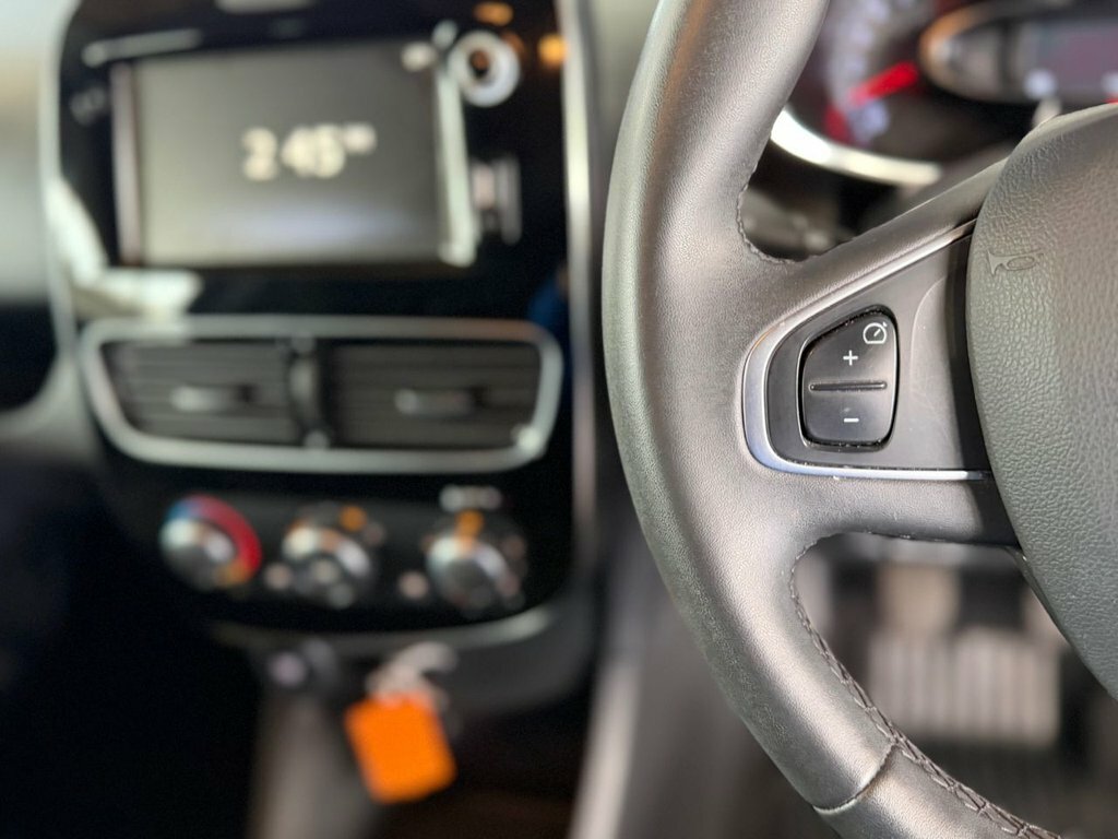Renault Clio 0.9L Iconic HK19MTF Black #3