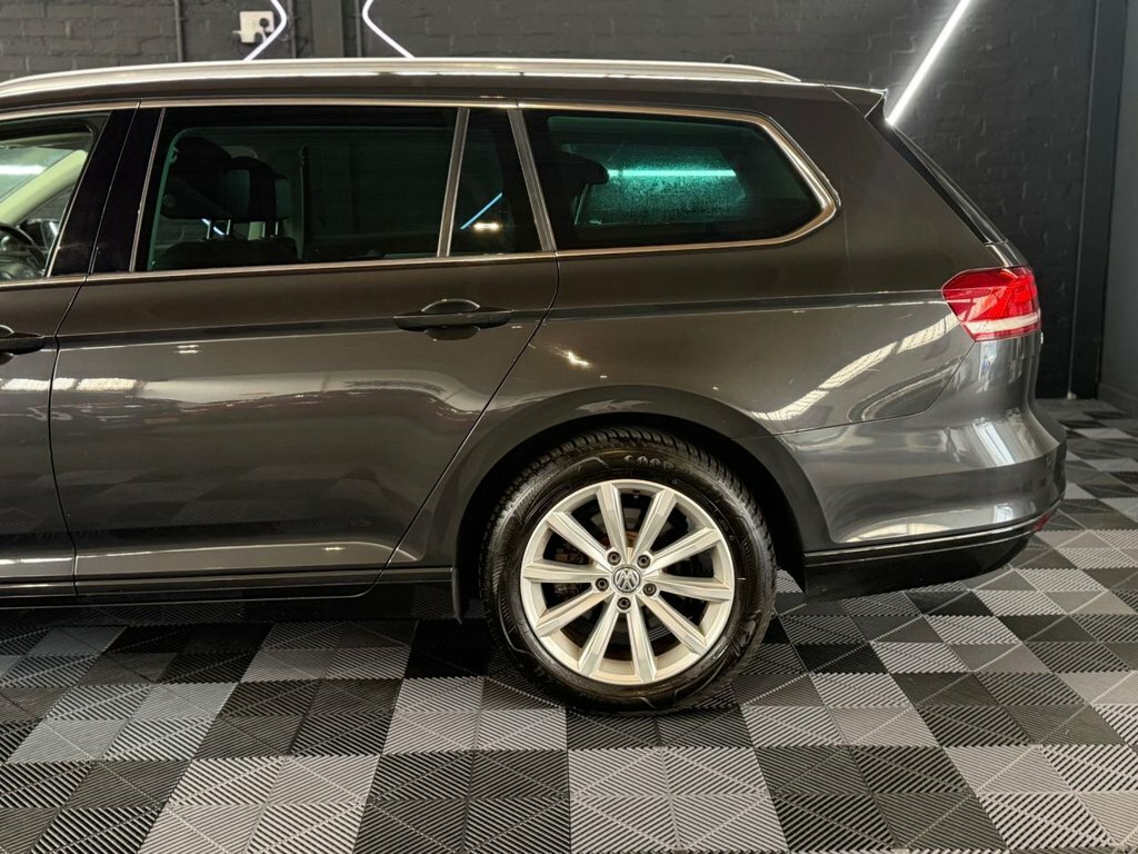 Volkswagen Passat 2L Se Business Grey #4