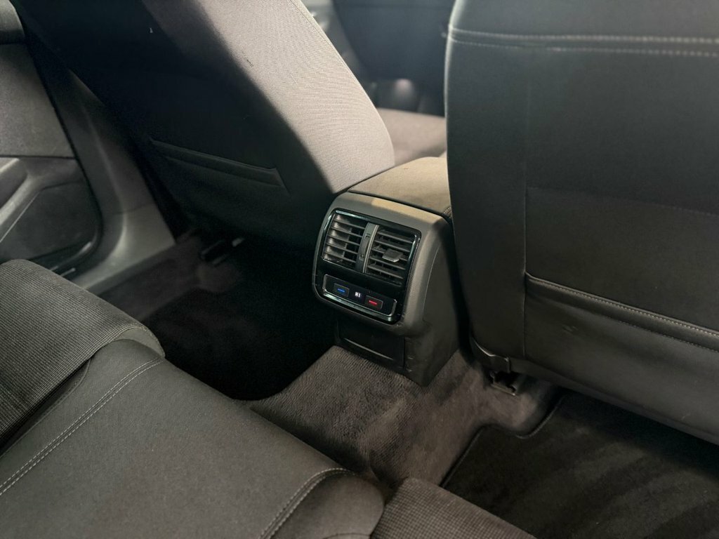 Volkswagen Passat 1.5 Tsi Evo 150 Se Business Grey #32