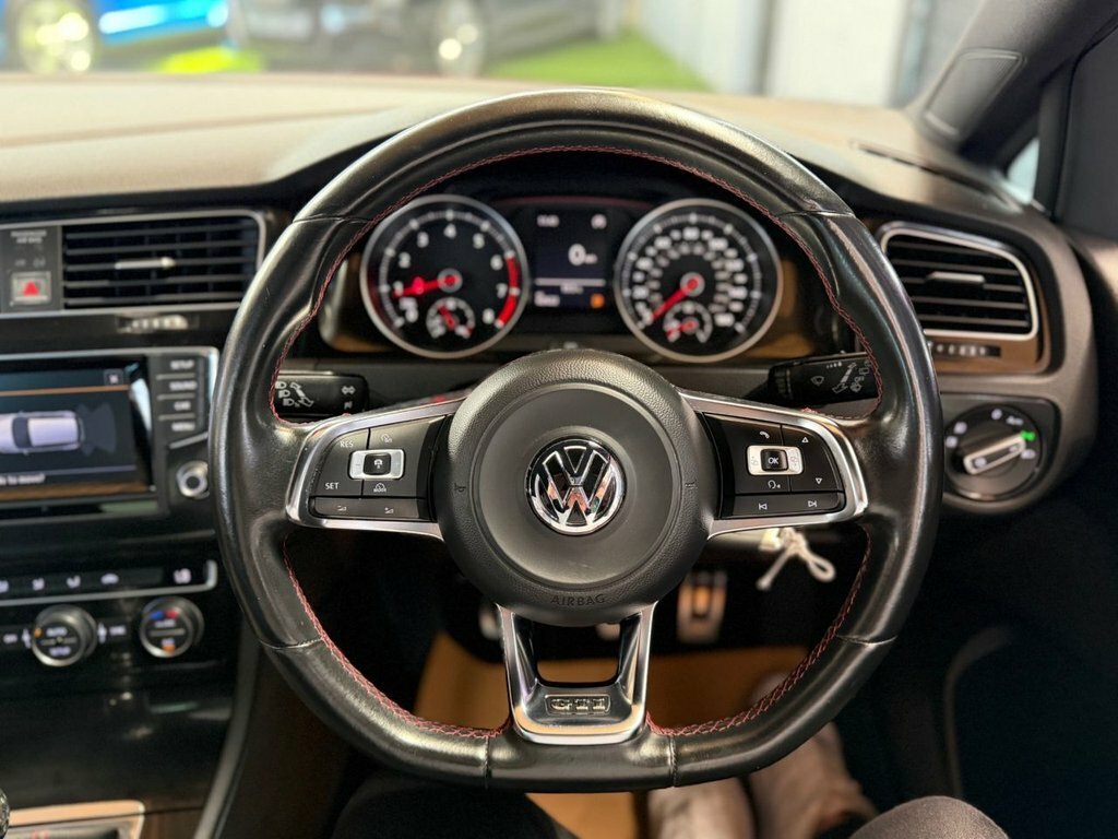 Volkswagen Golf 2L Gti DE14KTL Red #3
