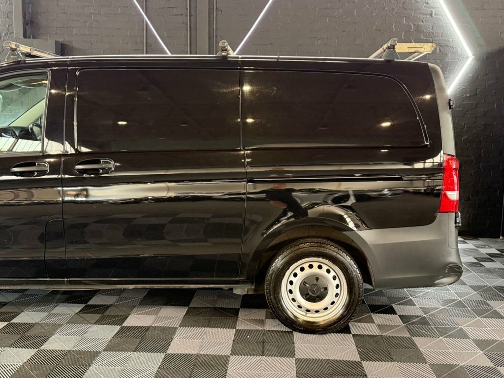 Mercedes-Benz Vito 2L Progressive FJ22UZN Black #6