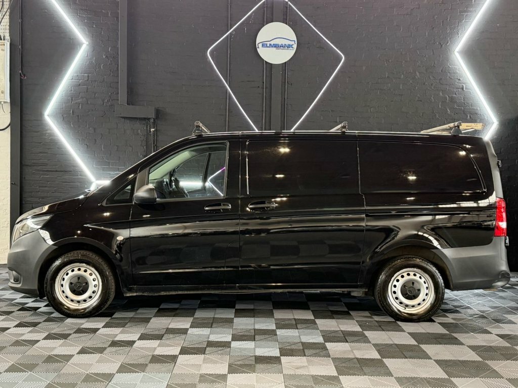 Mercedes-Benz Vito 2L Progressive FJ22UZN Black #4