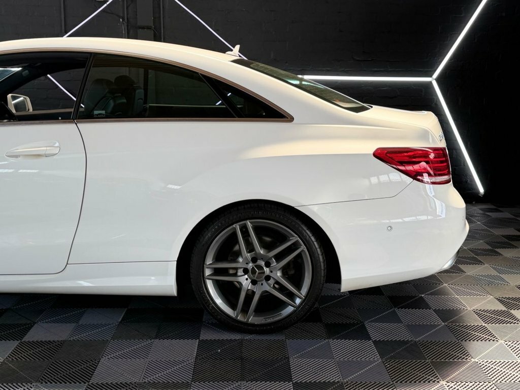 Mercedes-Benz E Class 2.1L Amg Sport White #3