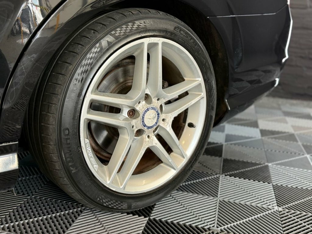 Mercedes-Benz C Class 2.1L Amg Sport Edition Black #4