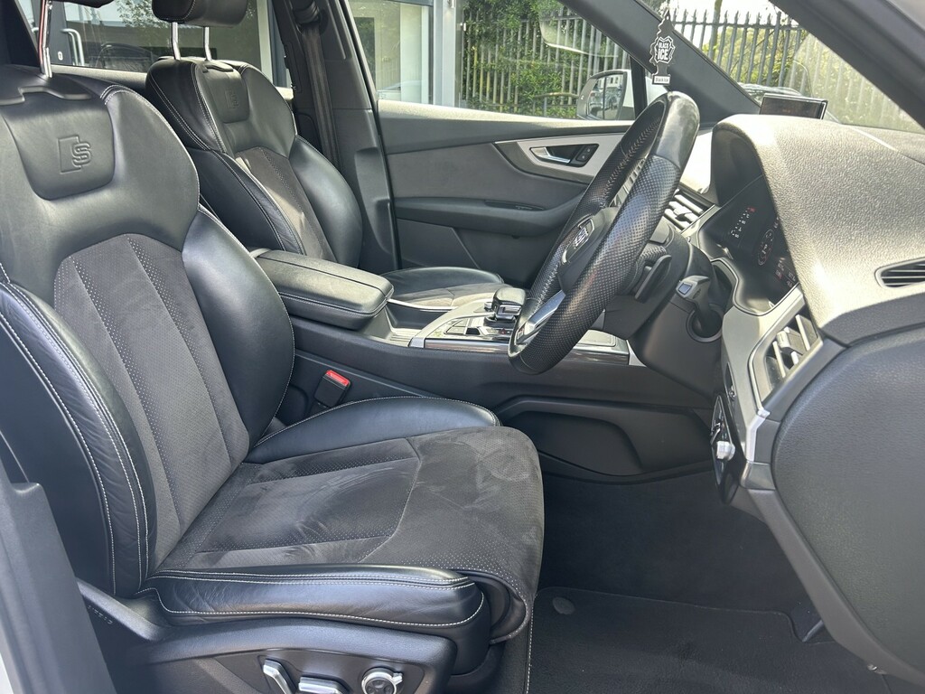 Audi Q7 Suv 3.0 Tdi V6 S Line 2017 EK17UGB White #2