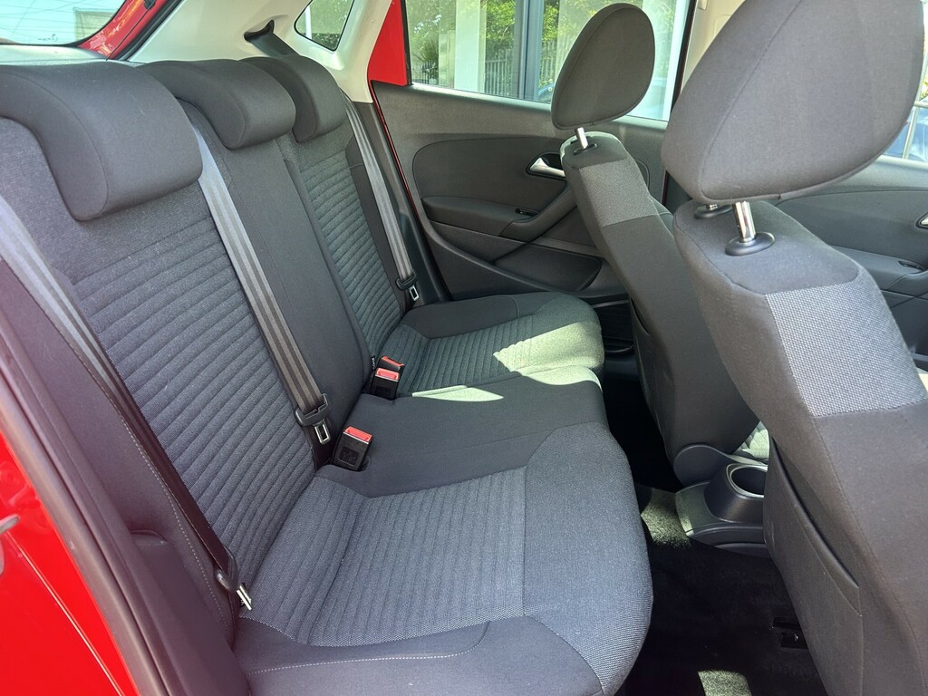 Volkswagen Polo Hatchback 1.2 Match Edition 2014 Red #3