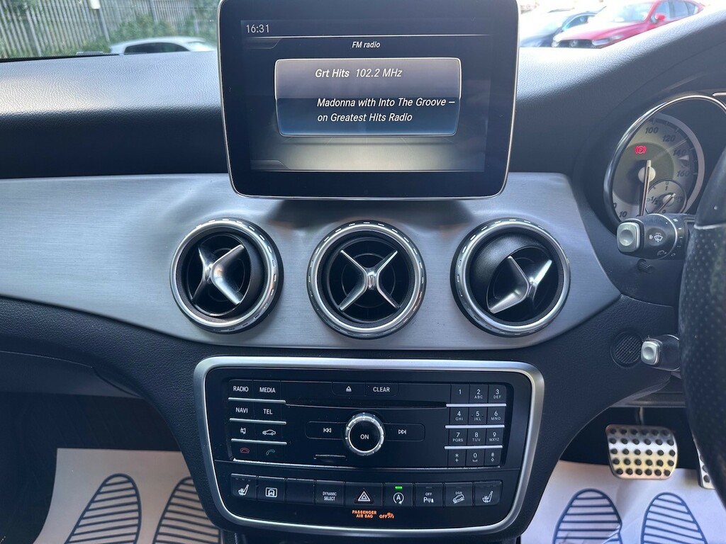 Mercedes-Benz GLA Class Suv 2.1 Gla220d Amg Line 2016 T44KFR Green #5