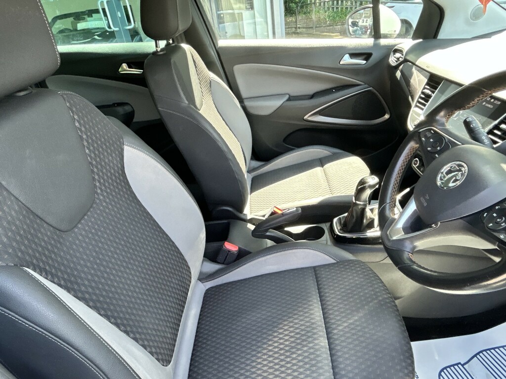 Vauxhall Crossland X Suv 1.6 Turbo D Ecotec Tech Line Nav 2018 YM18KFK White #2