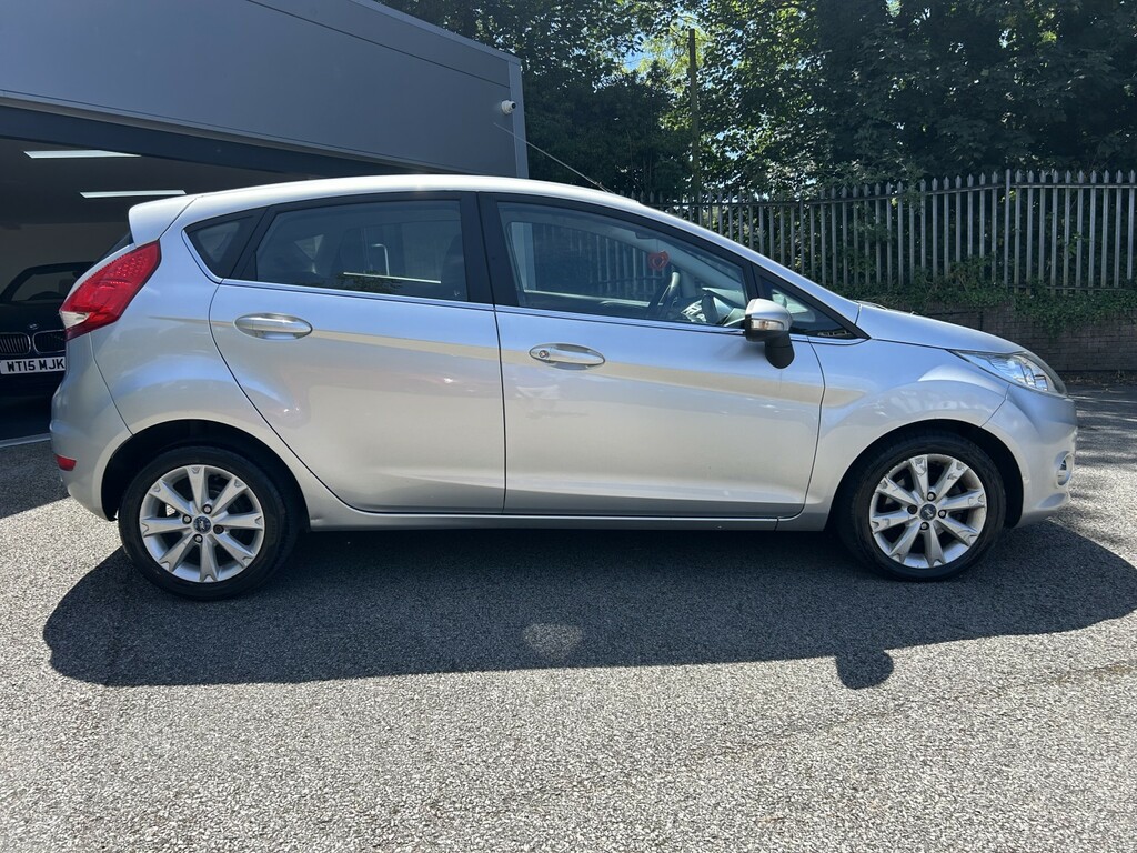 Ford Fiesta 2010 Ford Fiestanbsp1.4 Titanium 2 Keys Ule Red #7