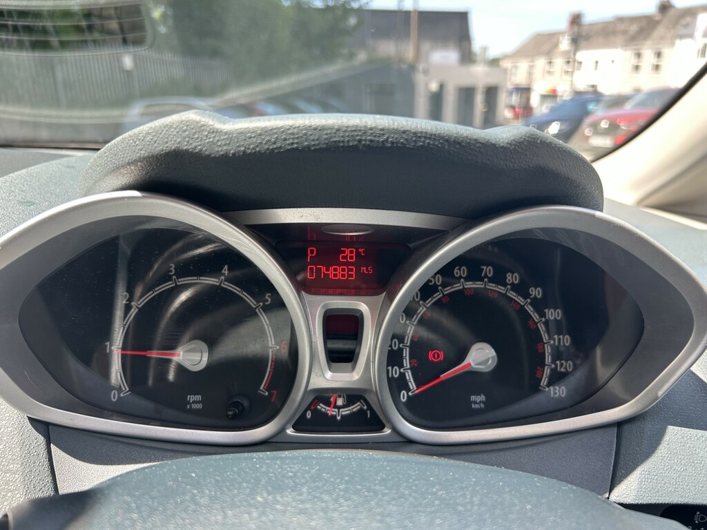Ford Fiesta 2010 Ford Fiestanbsp1.4 Titanium 2 Keys Ule Red #6