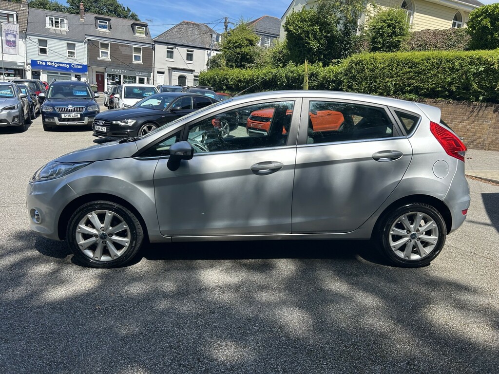 Ford Fiesta 2010 Ford Fiestanbsp1.4 Titanium 2 Keys Ule Red #11