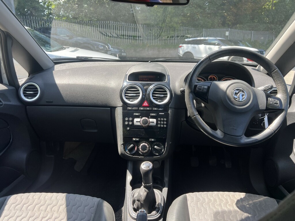 Vauxhall Corsa 1.4 16V Se MK13FSS White #4