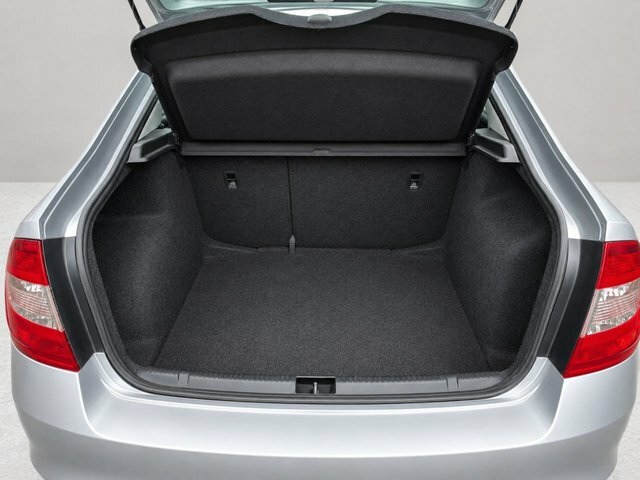 Skoda Rapid 1.2 Tsi Sport Hatchback Euro 6 White #8