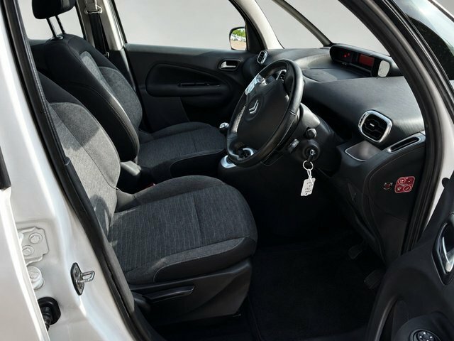 Citroen C3 Picasso 1.6 Turbo Blue Hdi Platinum Edition White #2