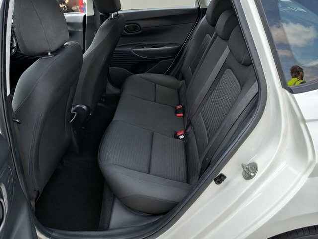 Hyundai I20 1.0 T-gdi Mhev Mild Hybrid Se Connect 5 White #4