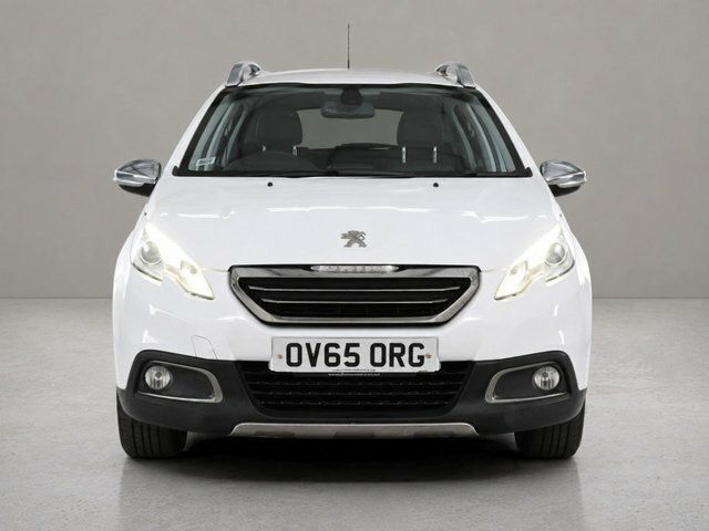Peugeot 2008 1.6 Turbo Blue Hdi Allure Edition White #3