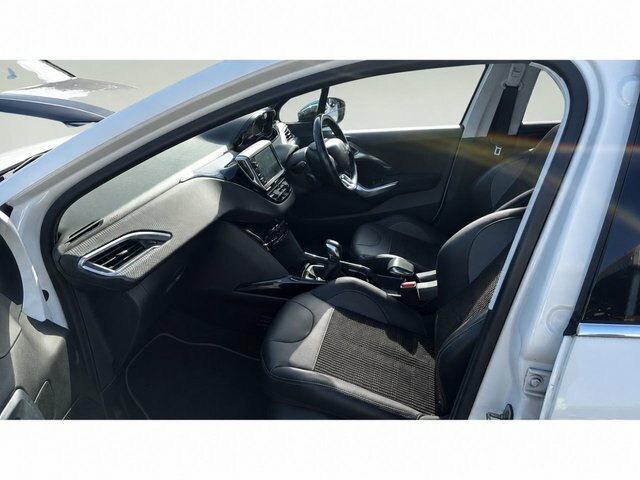 Peugeot 2008 Allure White #8