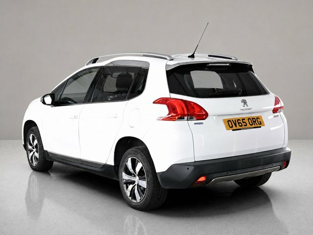 Peugeot 2008 1.6 Turbo Blue Hdi Allure Edition White #5
