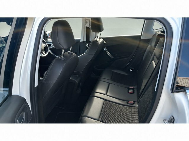 Peugeot 2008 Allure White #9