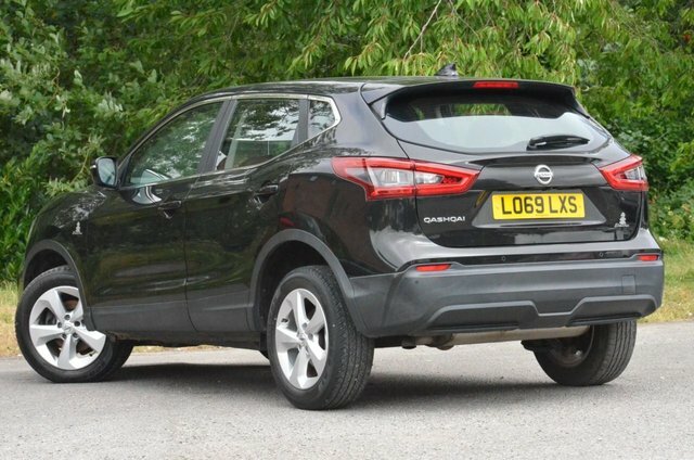 Nissan Qashqai Dig-t Acenta Premium Suv LO69LXS Black #3