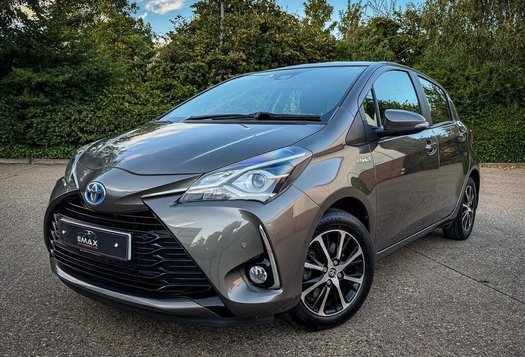 Toyota Yaris 1.5 Vvt-h Icon Tech E-cvt Euro 6 Ss 20186 Brown