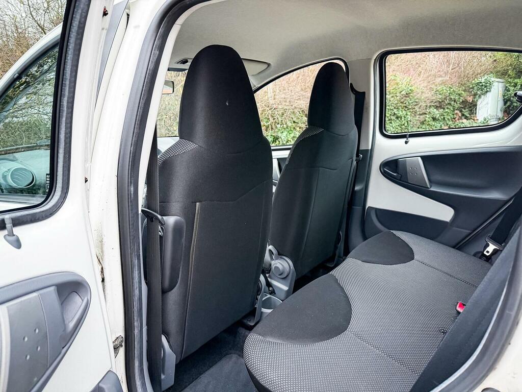 Toyota Aygo 1.0 Vvt-i Ice White #17