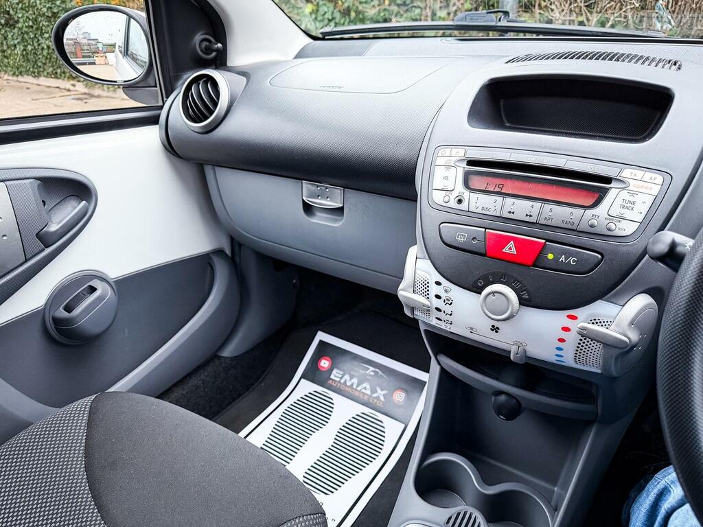Toyota Aygo 1.0 Vvt-i Ice White #20