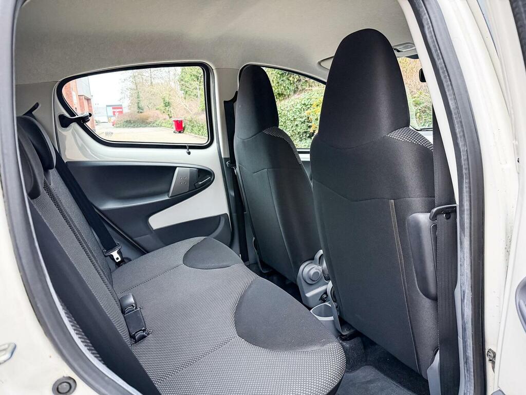 Toyota Aygo 1.0 Vvt-i Ice White #21
