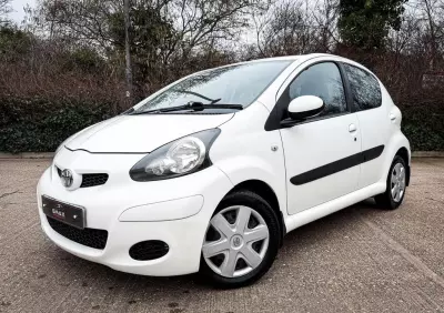Toyota Aygo 1.0 Vvt-i Ice Mmt Black #1