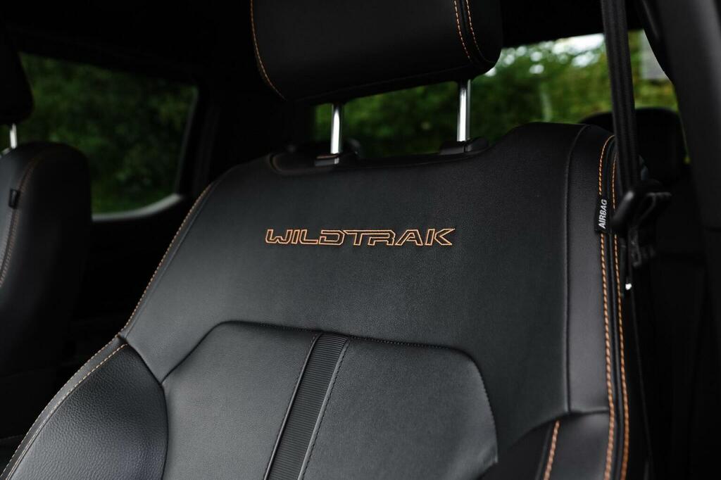 Ford Ranger Pick Up Double Cab Wildtrak 2.0 Ecoblue 205 White #52