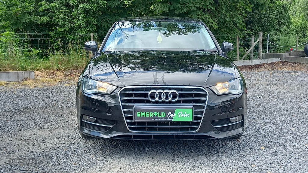 Audi A3 1.6 Tdi Ultra 110 Se Technik Black #2